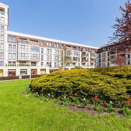 Wonderful Apartment Garden Residence By Noclegi Renters Krakow Dış mekan fotoğraf
