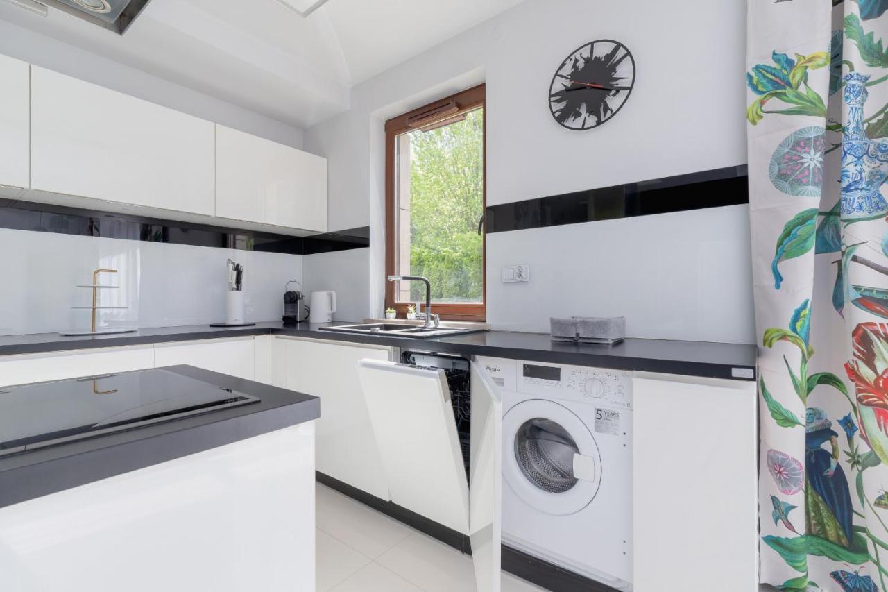 Wonderful Apartment Garden Residence By Noclegi Renters Krakow Dış mekan fotoğraf