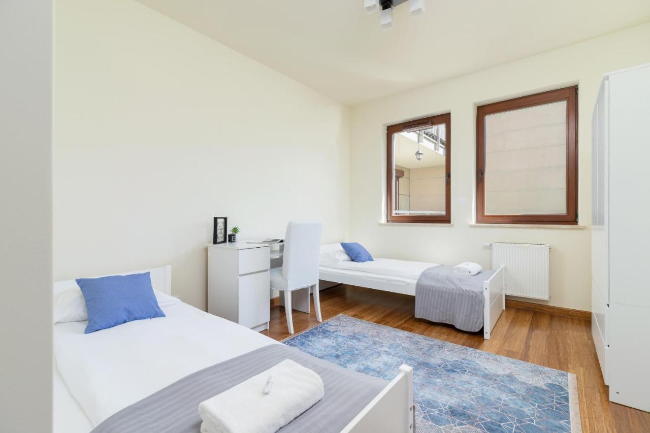 Wonderful Apartment Garden Residence By Noclegi Renters Krakow Dış mekan fotoğraf