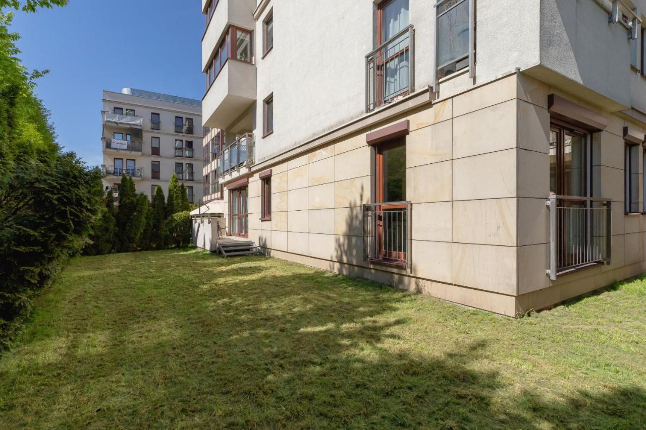 Wonderful Apartment Garden Residence By Noclegi Renters Krakow Dış mekan fotoğraf